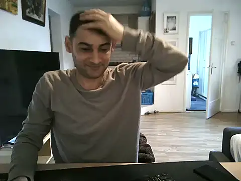 Snapshot of mihaimichael chatting on 05-11-26, 04:04 mihaimichael online show from 05-11-26, 04:04