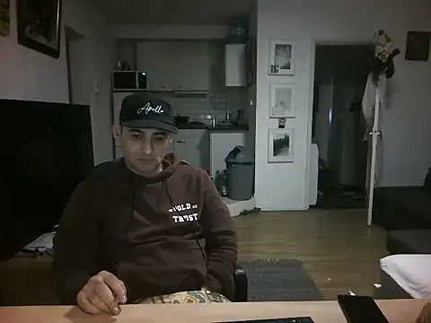 Snapshot of mihaimichael chatting on 05-19-26, 01:56 mihaimichael online show from 05-19-26, 01:56