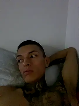 Snapshot of Herem369 chatting on 10-29-25, 06:23 Herem369 online show from 10-29-25, 06:23