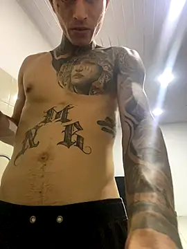 Snapshot of Herem369 chatting on 11-30-25, 01:50 Herem369 online show from 11-30-25, 01:50