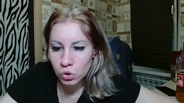 TherestlessKitty online show from 06-25-26, 10:15
