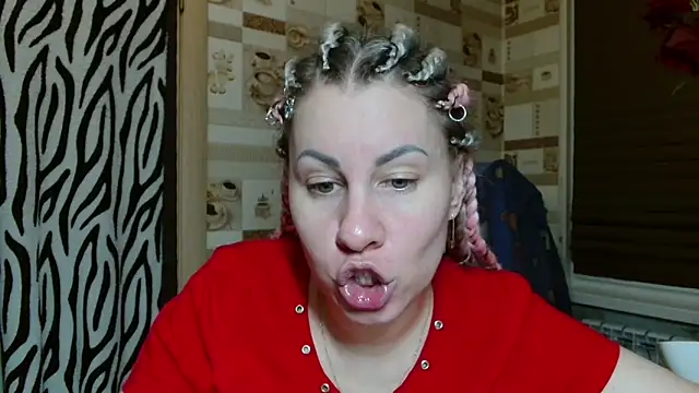 TherestlessKitty online show from 04-30-26, 10:14
