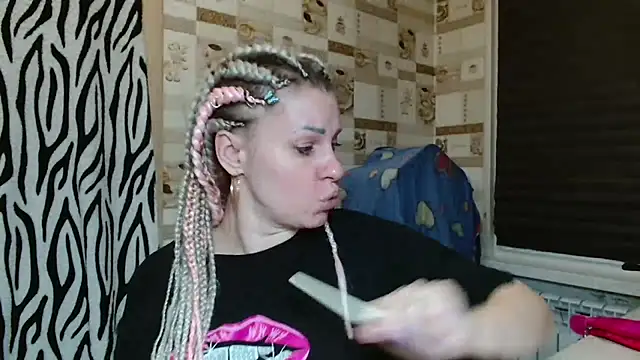 Snapshot of TherestlessKitty chatting on 05-04-26, 10:45 TherestlessKitty online show from 05-04-26, 10:45