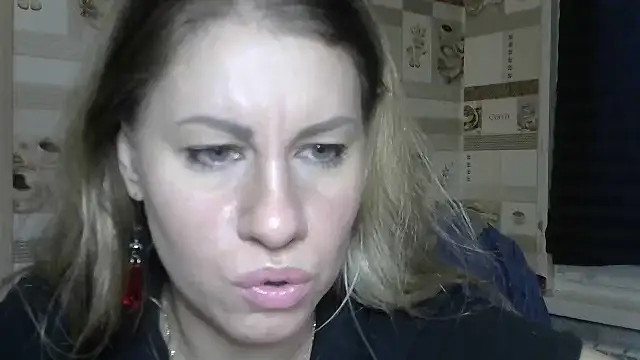 TherestlessKitty online show from 11-17-25, 06:39