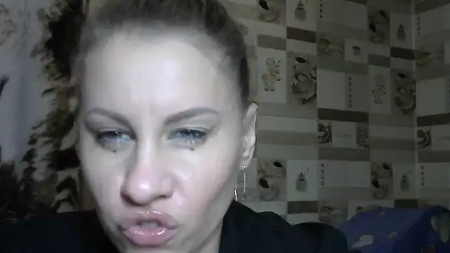 TherestlessKitty online show from 11-04-25, 10:13