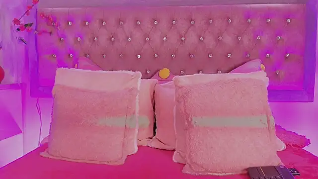 Tayzon Foxxx online show from 11-18-25, 12:41