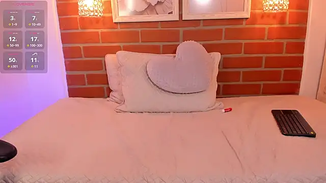 Snapshot of IsabelaSantana chatting on 03-12-25, 03:24 IsabelaSantana online show from 03-12-25, 03:24