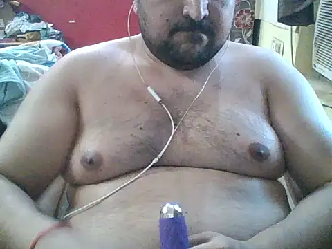 ARYANAVAILABLE online show from 05-20-26, 11:51