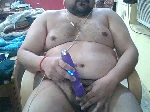 ARYANAVAILABLE online show from 05-18-26, 11:42