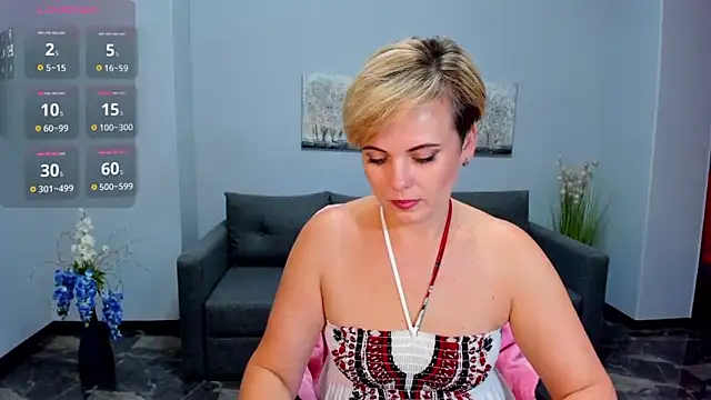 Julia Wilsone online show from 09-18-25, 05:43