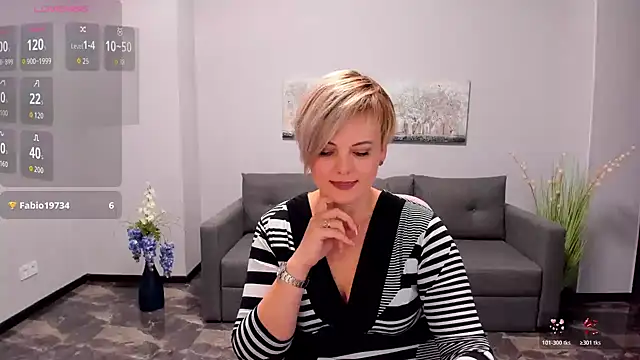 Julia Wilsone online show from 10-25-25, 07:18