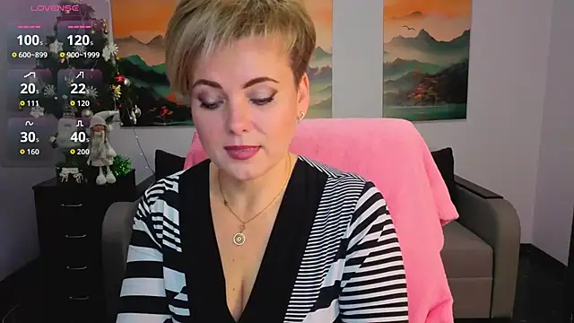 Julia Wilsone online show from 12-16-25, 07:12