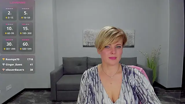 Julia Wilsone online show from 02-21-25, 03:54