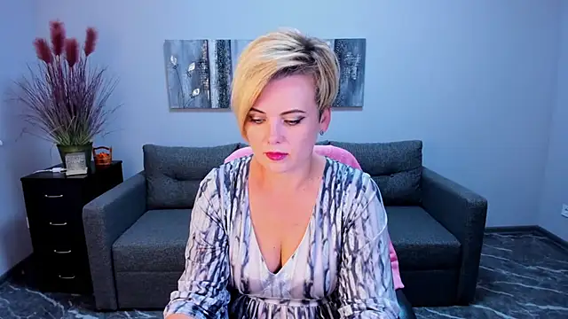 Julia Wilsone online show from 09-13-25, 11:32