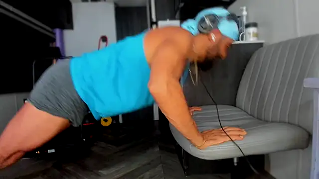 Snapshot of DirtyDrizzy chatting on 02-18-26, 03:48 DirtyDrizzy online show from 02-18-26, 03:48