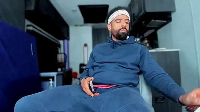 Snapshot of DirtyDrizzy chatting on 02-13-26, 01:49 DirtyDrizzy online show from 02-13-26, 01:49