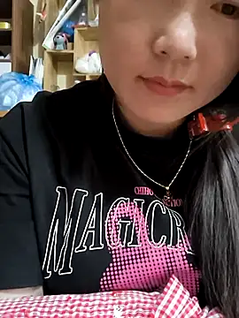 Snapshot of Sweetlove_77 chatting on 09-19-25, 02:04 Sweetlove 77 online show from 09-19-25, 02:04