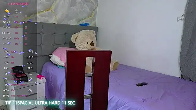 Snapshot of Cristal_v_1 chatting on 05-13-26, 03:02 Cristal v 1 online show from 05-13-26, 03:02