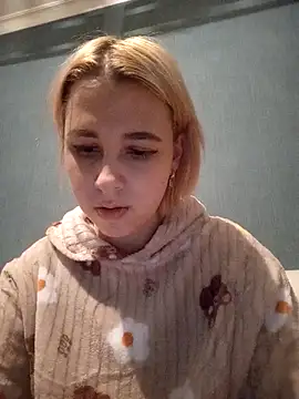 Gussie Bridie online show from 02-17-25, 02:28