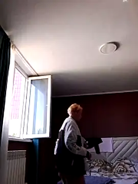 Gussie Bridie online show from 04-20-26, 05:54