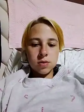 Gussie Bridie online show from 04-13-26, 01:37