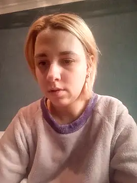 Gussie Bridie online show from 02-25-25, 02:04