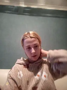 Gussie Bridie online show from 02-19-25, 02:33