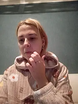 Gussie Bridie online show from 02-13-25, 02:31