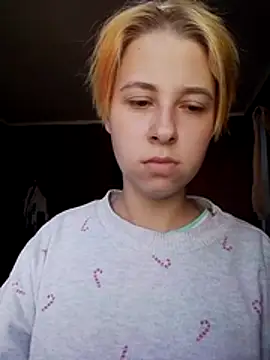 Gussie Bridie online show from 04-15-26, 03:45