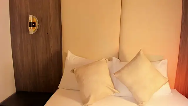 Snapshot of nicky_peyton chatting on 02-25-26, 02:56 nicky peyton online show from 02-25-26, 02:56