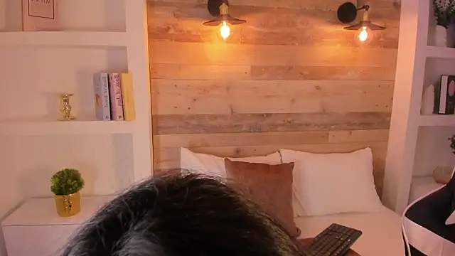 nicky peyton online show from 11-05-25, 03:09