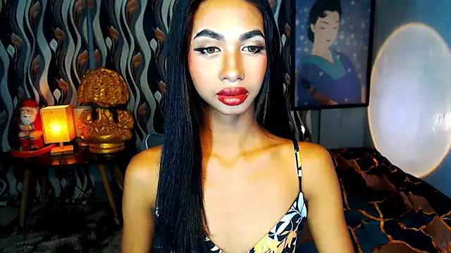 Snapshot of PrettyLatiina chatting on 10-25-25, 04:33 PrettyLatiina online show from 10-25-25, 04:33