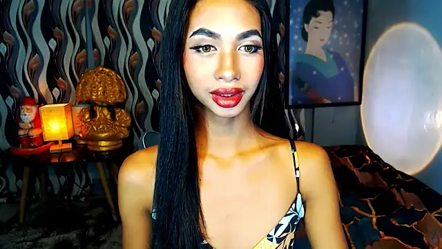 PrettyLatiina online show from 10-24-25, 04:22