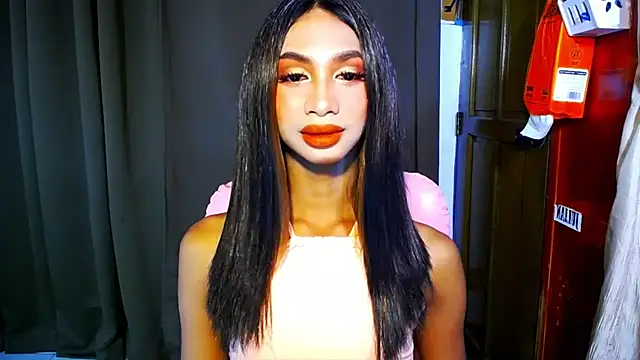 Snapshot of PrettyLatiina chatting on 10-30-25, 02:54 PrettyLatiina online show from 10-30-25, 02:54