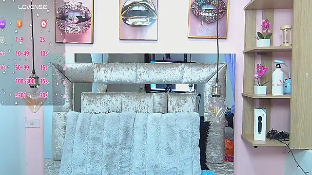 Snapshot of Vaioletcooper chatting on 03-08-25, 04:06 Vaioletcooper online show from 03-08-25, 04:06
