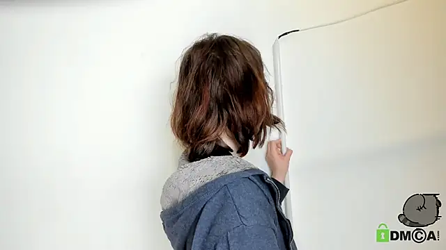 Alina Mills online show from 09-28-25, 09:38