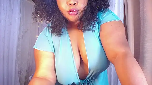 Snapshot of Ana_off_alana chatting on 03-18-25, 02:29 Ana off alana online show from 03-18-25, 02:29