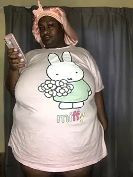 Snapshot of bustytitsxxx chatting on 06-20-26, 03:17 bustytitsxxx online show from 06-20-26, 03:17