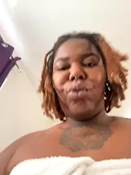 Goddess Nafeesha online show from 10-28-25, 05:45