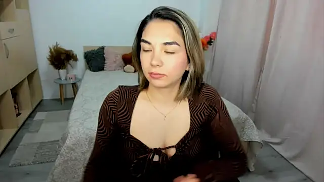 Alexa Dolly12 online show from 05-07-26, 06:17