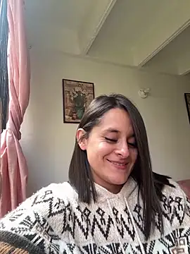 Snapshot of Alice_milf_ chatting on 05-15-26, 05:55 Alice milf online show from 05-15-26, 05:55
