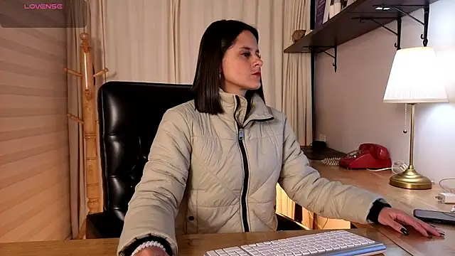 Alice milf  online show from 01-11-26, 11:06