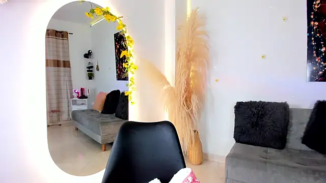 chantall smith online show from 10-08-25, 01:45