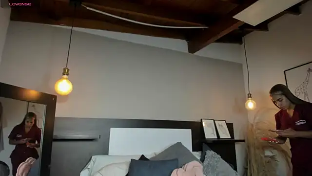 SaraaJhonsonn online show from 03-31-26, 01:02