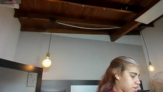 SaraaJhonsonn online show from 04-05-26, 02:35