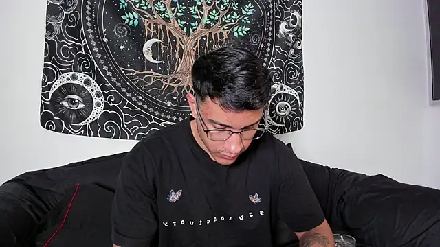 Snapshot of JayMarcos_ chatting on 10-12-25, 01:40 JayMarcos online show from 10-12-25, 01:40