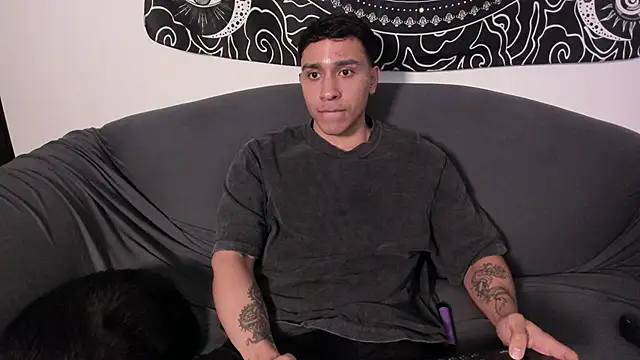 Snapshot of JayMarcos_ chatting on 03-01-25, 03:53 JayMarcos online show from 03-01-25, 03:53