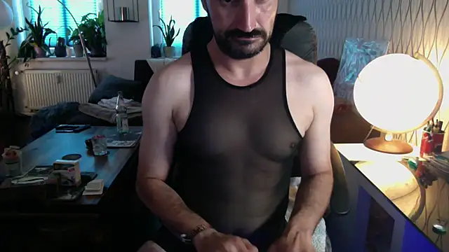 Snapshot of tomz0819 chatting on 07-07-26, 05:43 tomz0819 online show from 07-07-26, 05:43