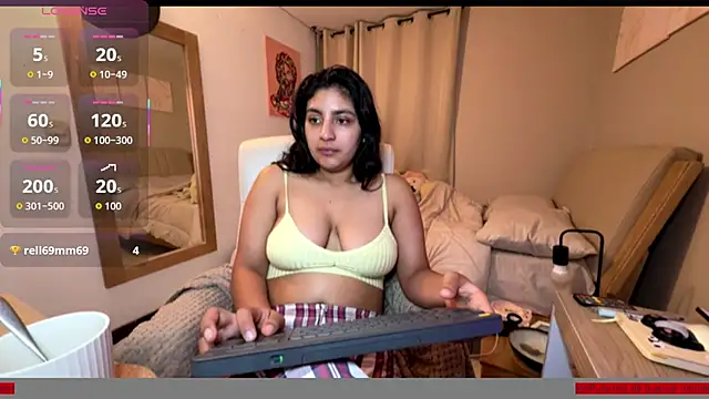 cloe small online show from 10-13-25, 04:36