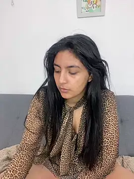 cloe small online show from 02-13-25, 05:37